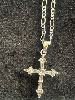 Silver tone! Cross Pendant Necklace - Clear Crystal Accent NEW!